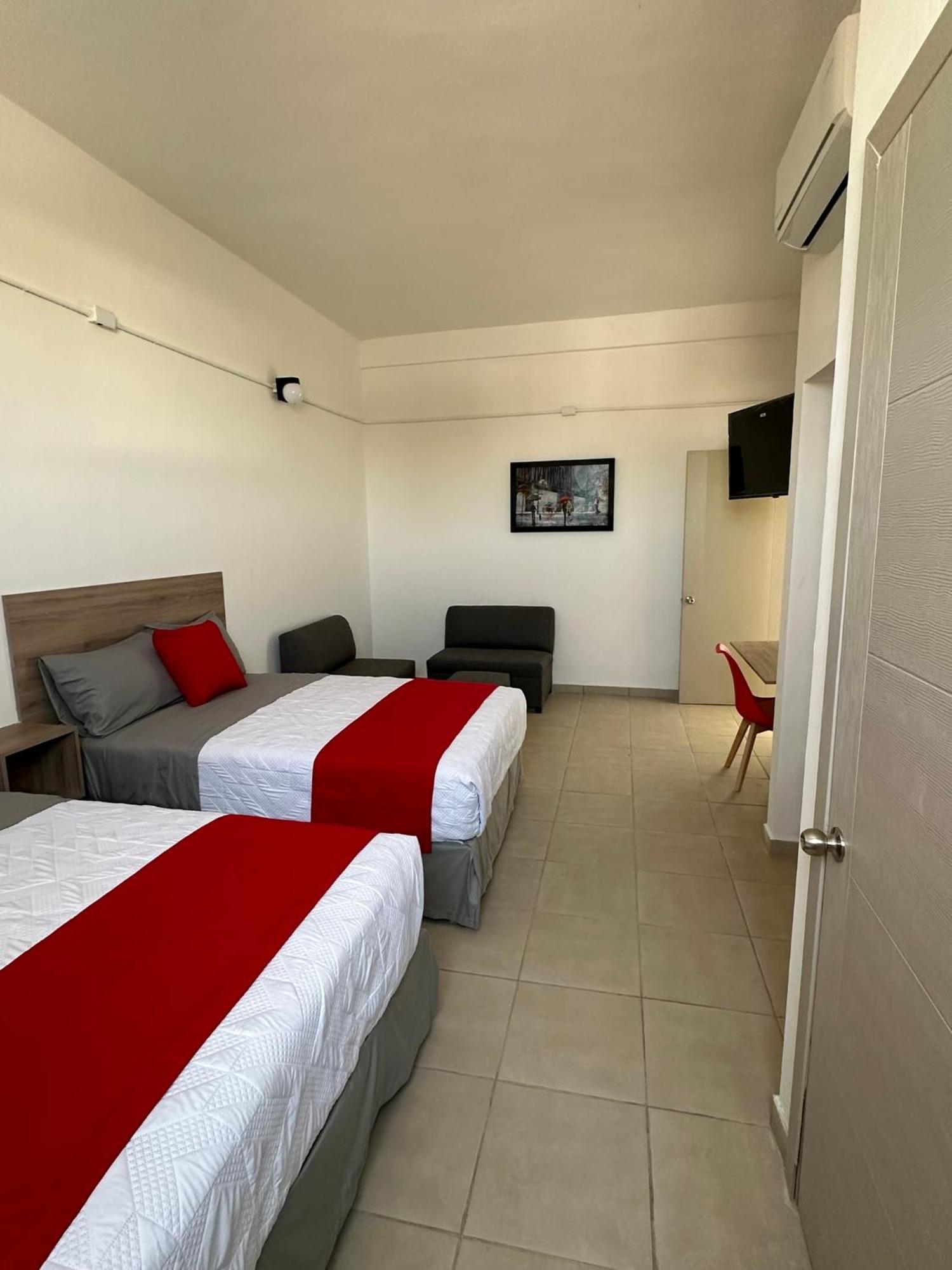 Hotel Plaza Centenario Juan Aldama Exterior photo